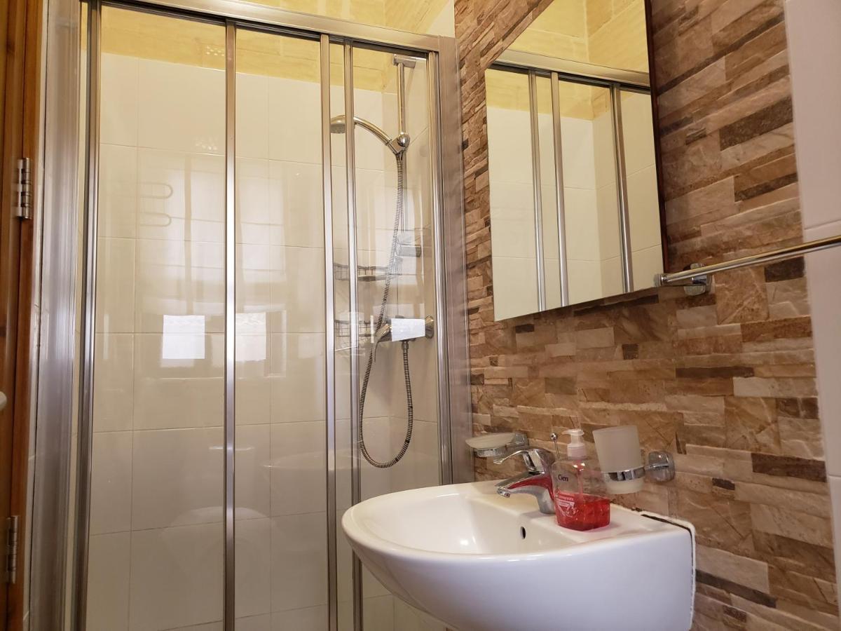 Serenity Bnb Xagħra Buitenkant foto